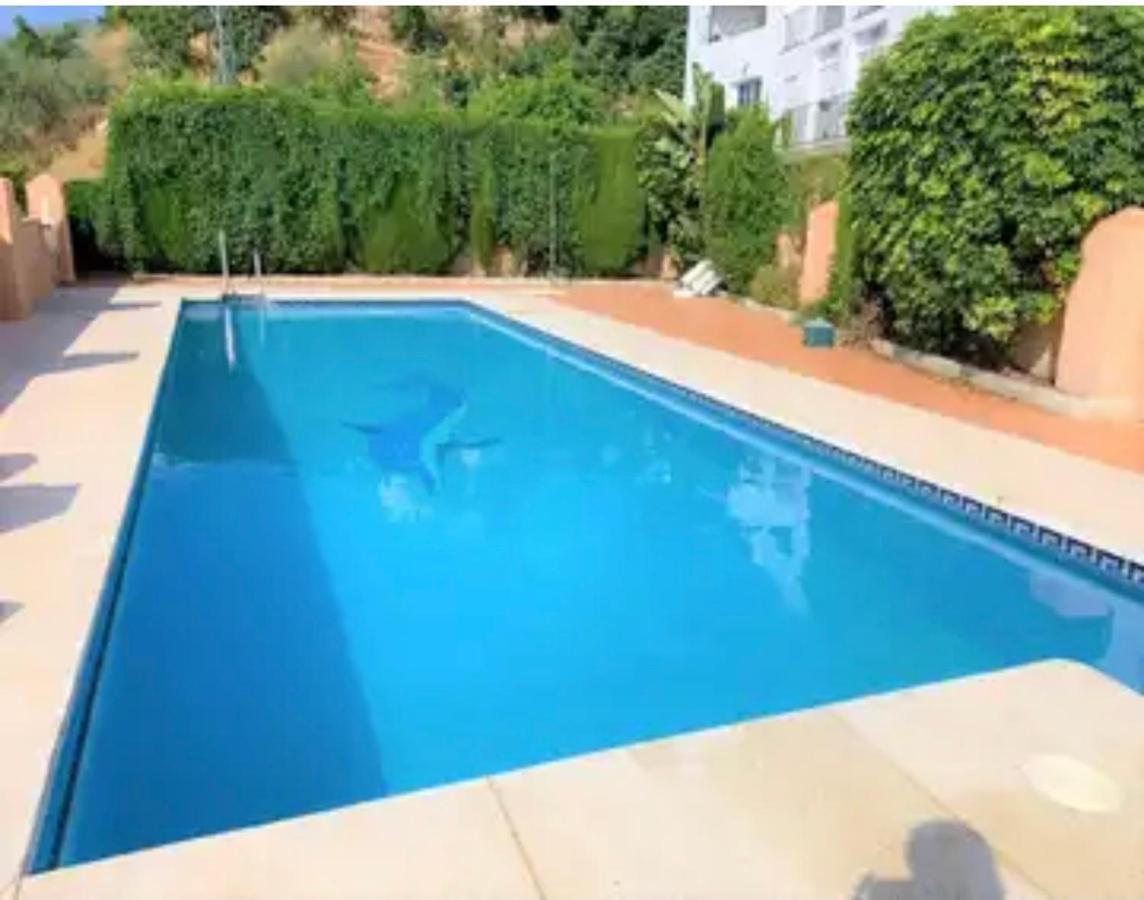Precioso Apartamento En Complejo Residencial. Alcaucín Eksteriør billede